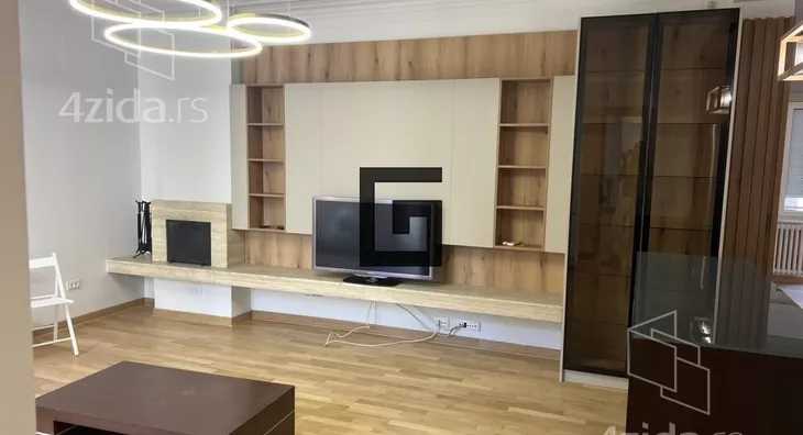 Četvoroiposoban stan | 4zida