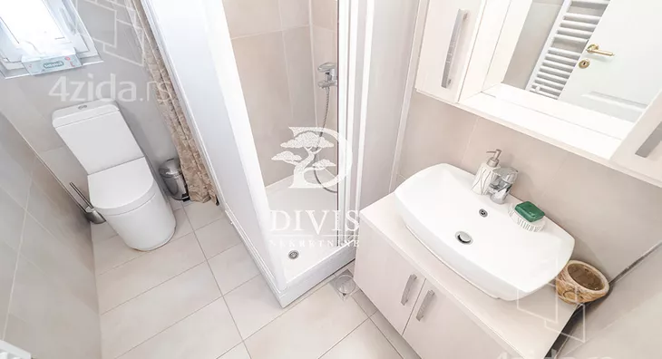 Šestosoban stan | 4zida
