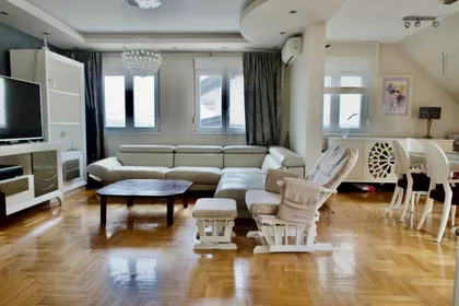 Selimira Jeftića 16 | 4zida.rs