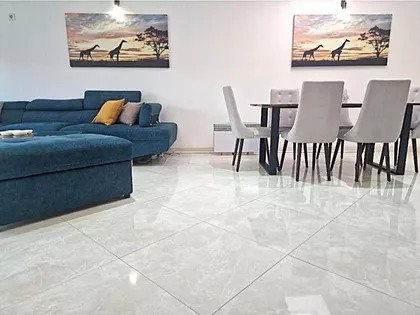 Ekonomski/Pravni Fakultet | 4zida.rs