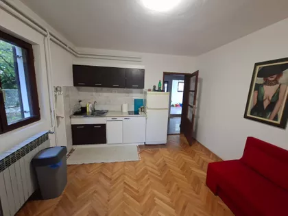 Lovačka 33 | 4zida.rs