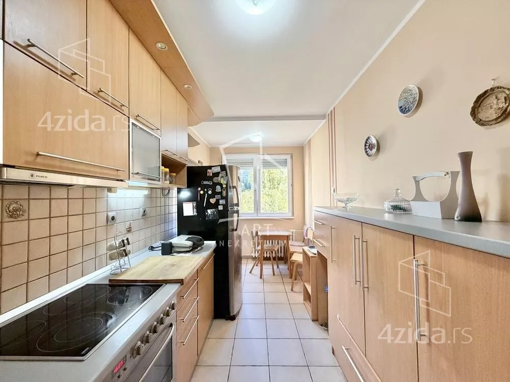 Troiposoban stan | 4zida