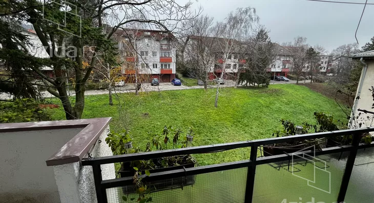 Šestosoban stan | 4zida