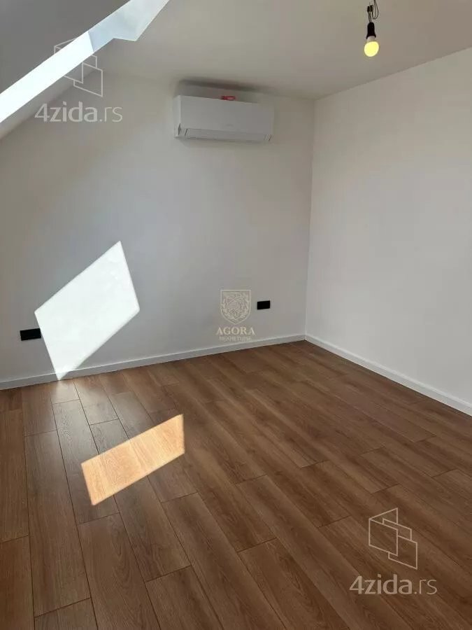 Četvoroiposoban stan | 4zida