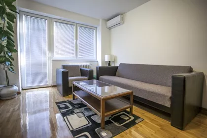 Gruzanska | 4zida.rs