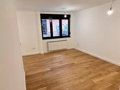 Vukov Spomenik | 4zida.rs