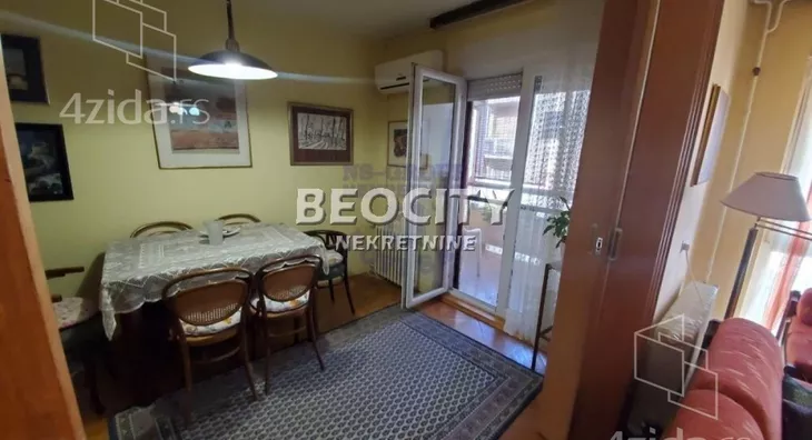 Četvoroiposoban stan | 4zida