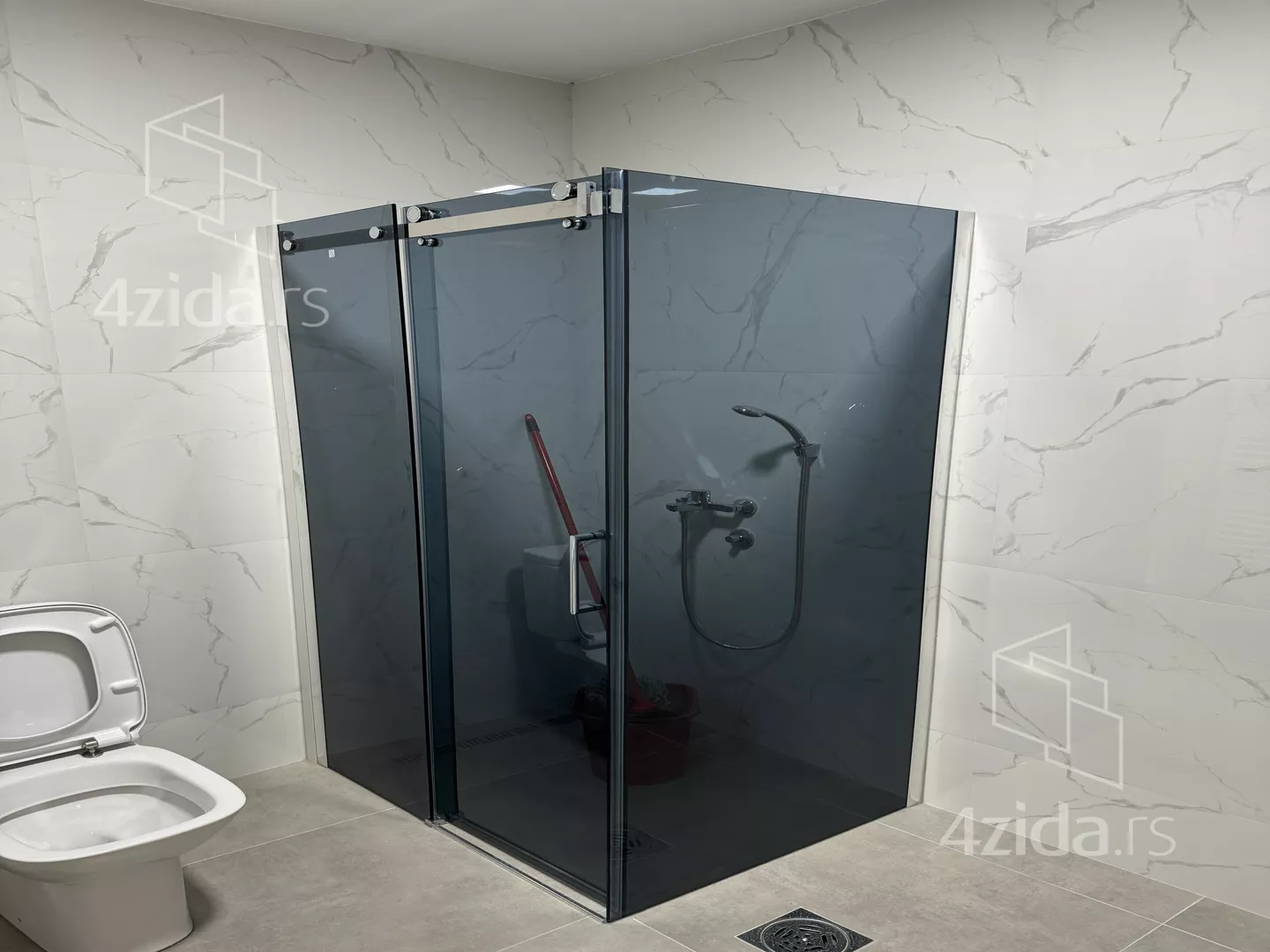 Četvoroiposoban stan | 4zida