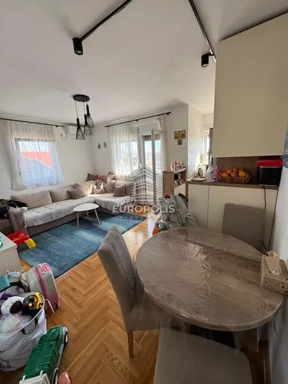 Univerzijade | 4zida.rs