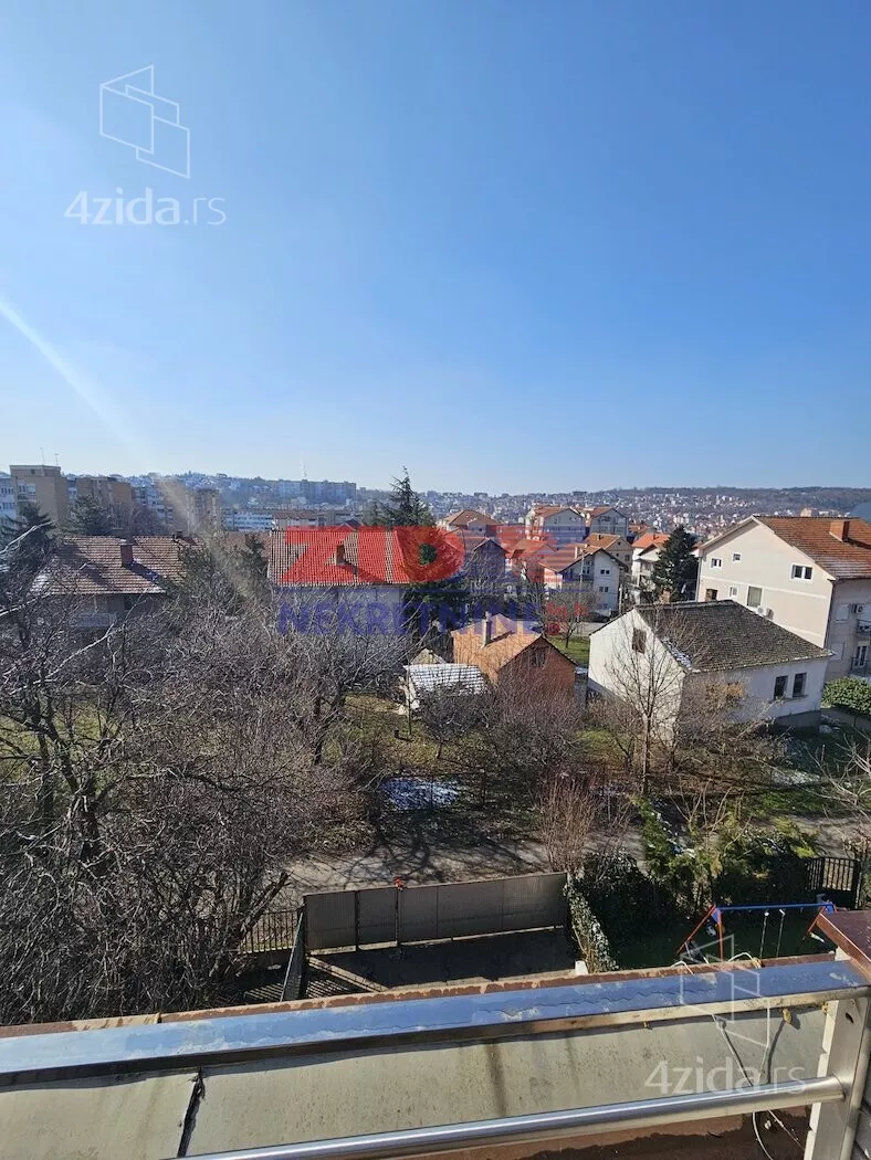 Šestosoban stan | 4zida