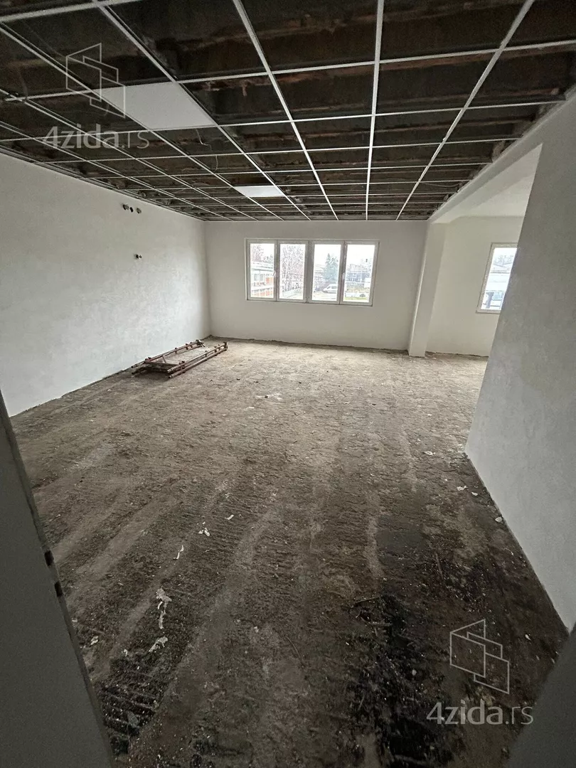 Poslovna zgrada | 4zida