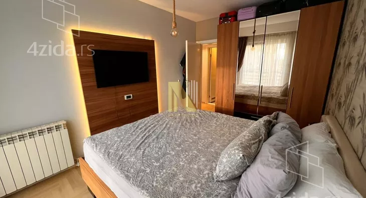 Petosoban stan | 4zida