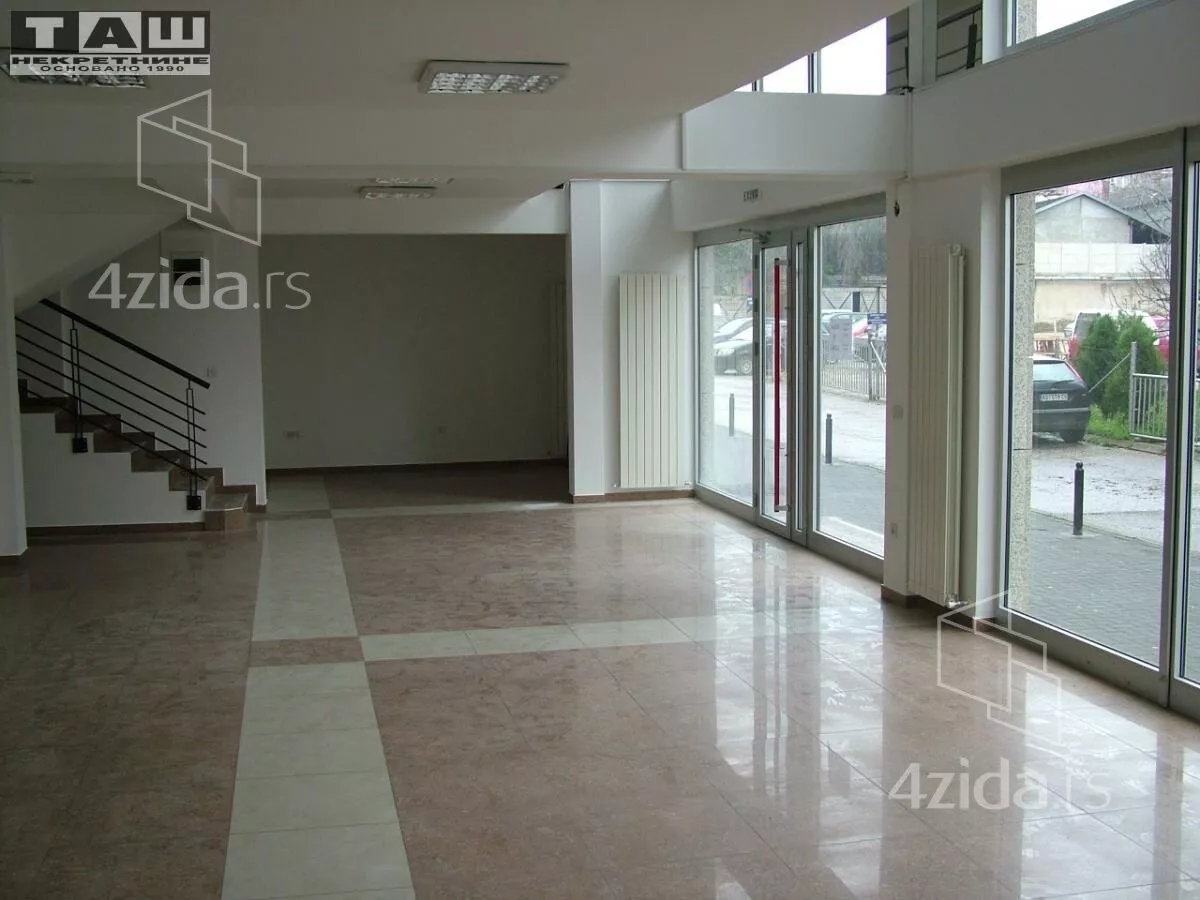 Poslovni prostor | 4zida