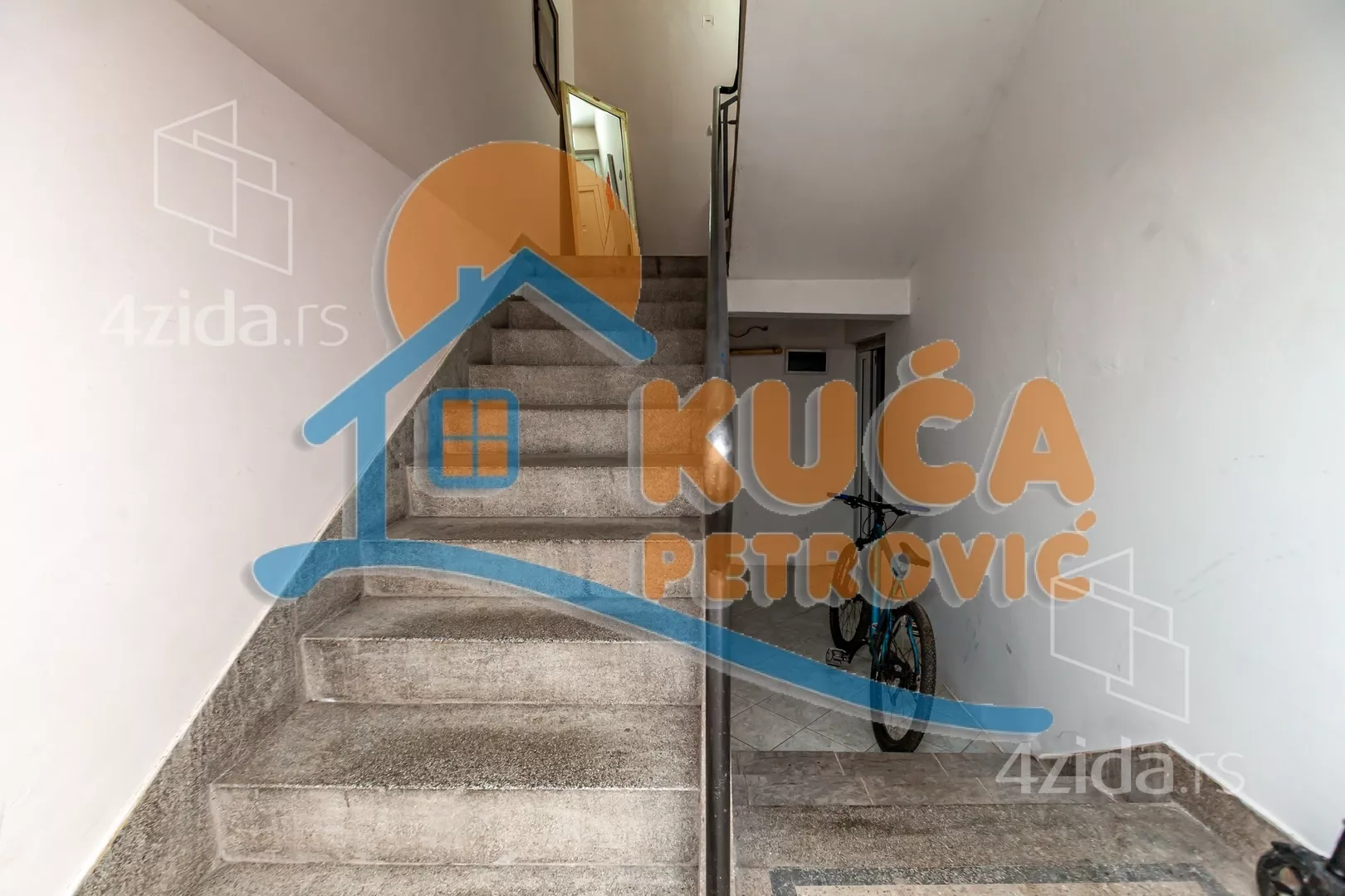 Troiposoban stan | 4zida