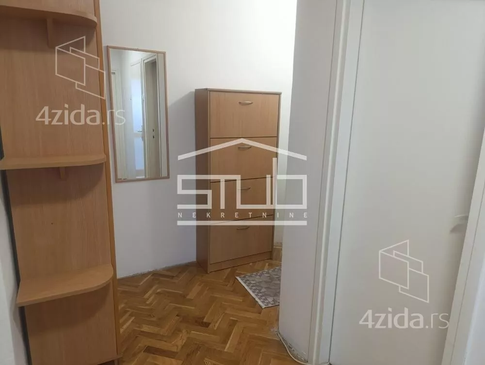 Četvoroiposoban stan | 4zida