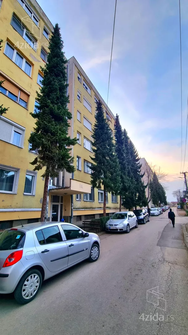 Dvoiposoban stan | 4zida