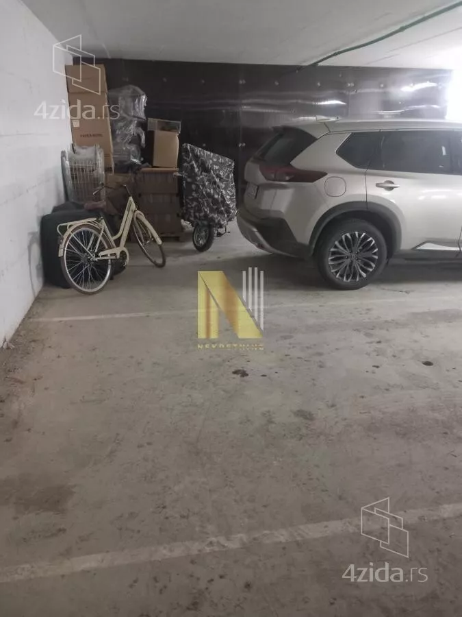 Parking | 4zida