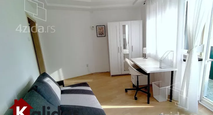 Četvoroiposoban stan | 4zida