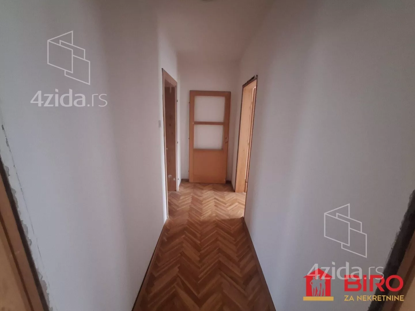 Četvoroiposoban stan | 4zida