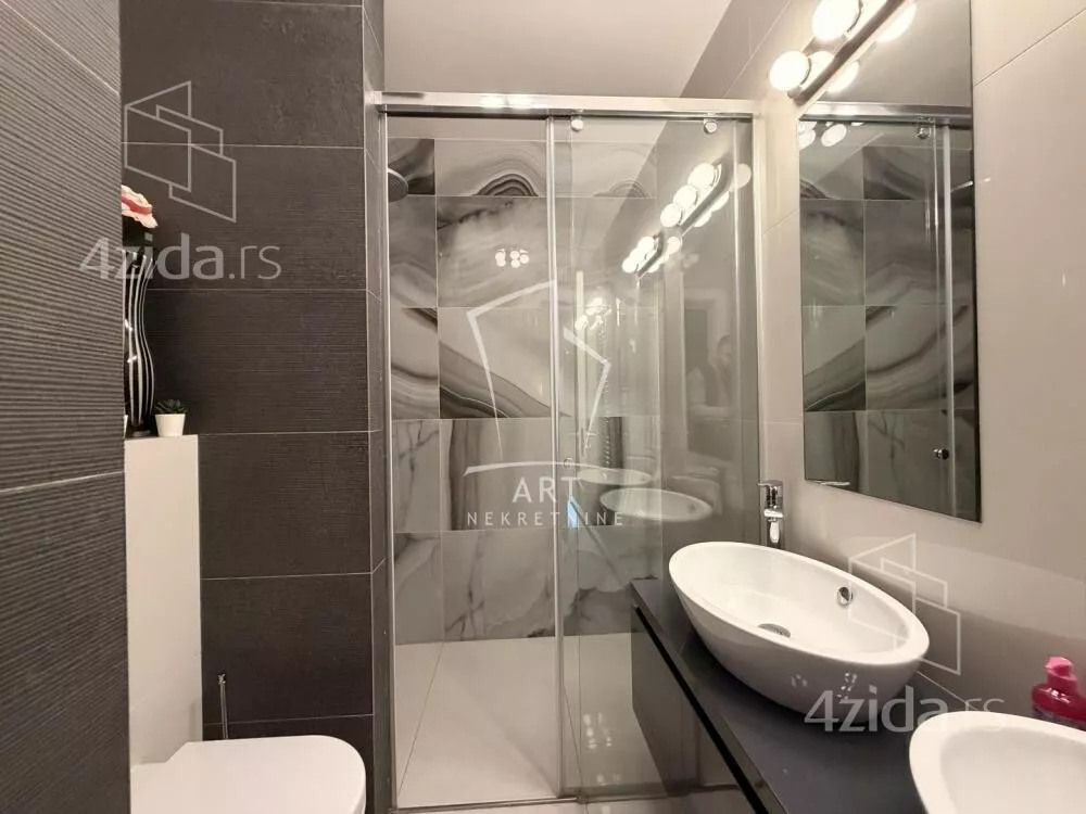 Petosoban stan | 4zida