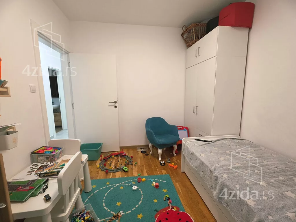 Troiposoban stan | 4zida