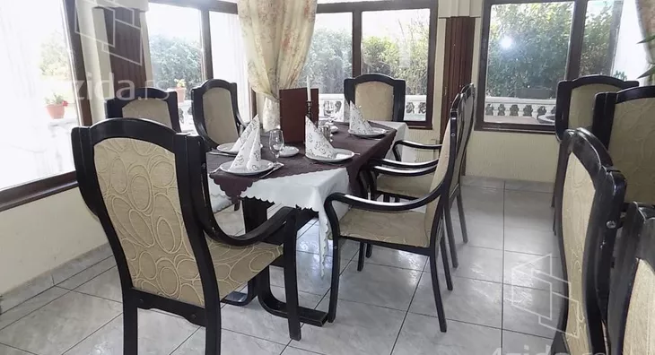 Poslovna zgrada | 4zida