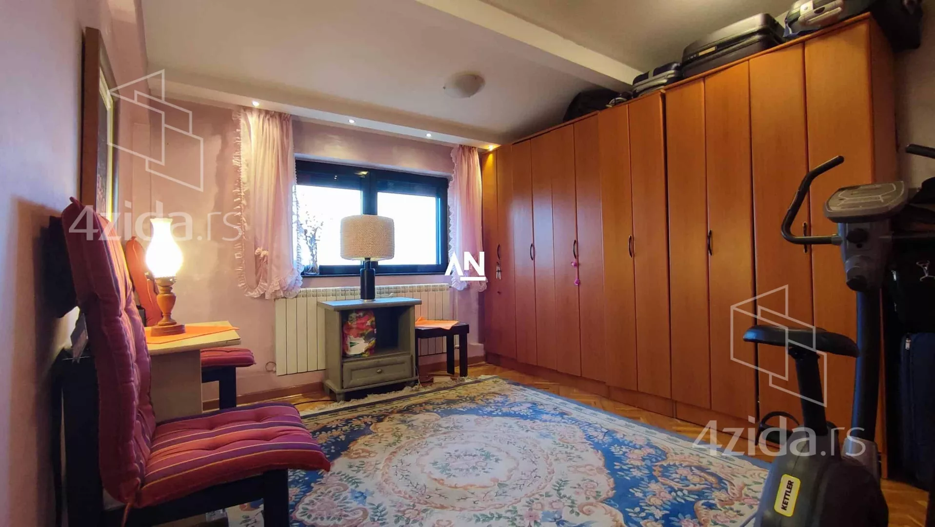 Petosoban stan | 4zida