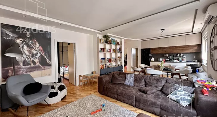 Petosoban stan | 4zida