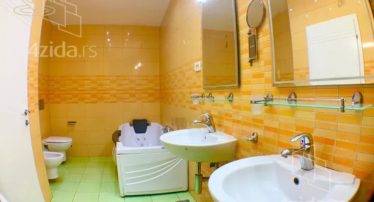 Petosoban stan | 4zida