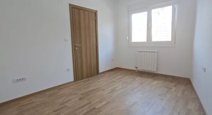 Četvoroiposoban stan | 4zida