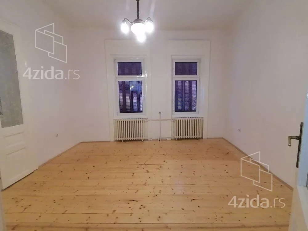 Sedmosoban stan | 4zida
