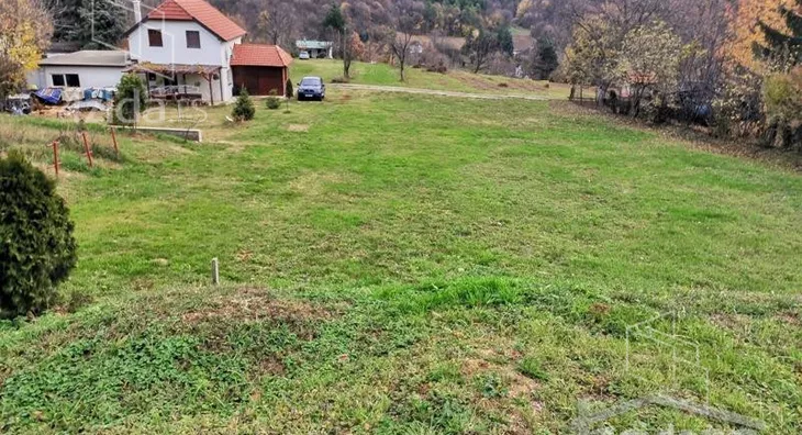 Plac | 4zida