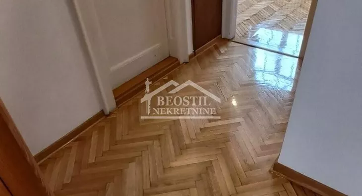 Šestosoban stan | 4zida