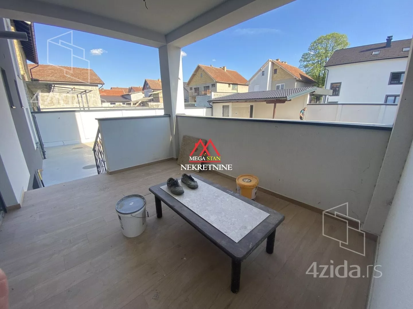 Dvoiposoban stan | 4zida