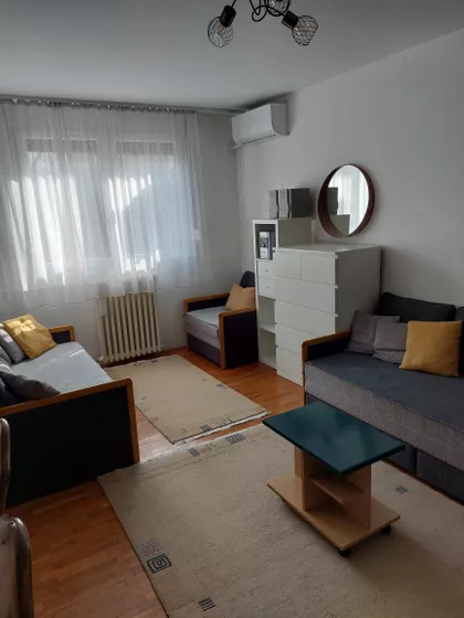 Studentska | 4zida.rs