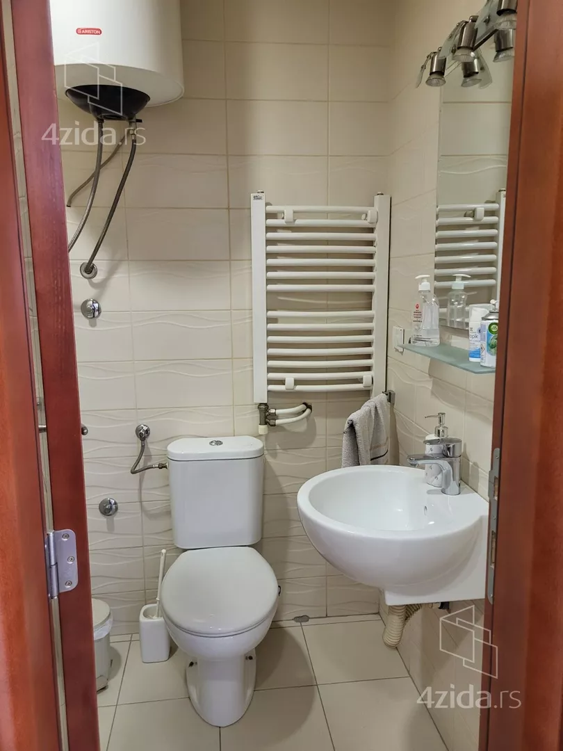 Petosoban stan | 4zida