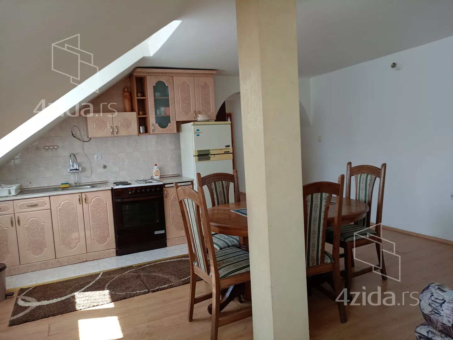 Jednoiposoban stan | 4zida