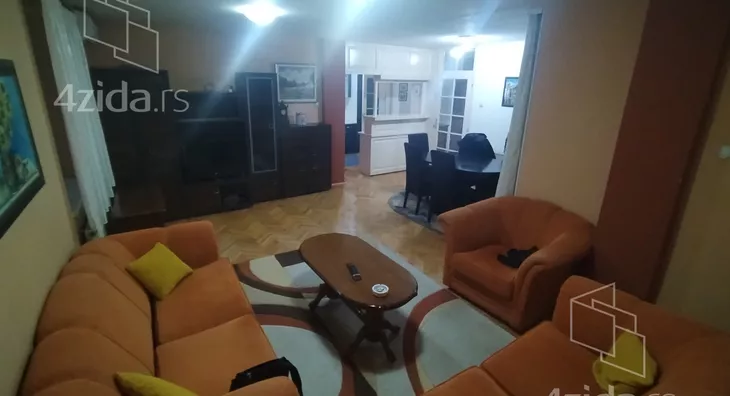 Troiposoban stan | 4zida