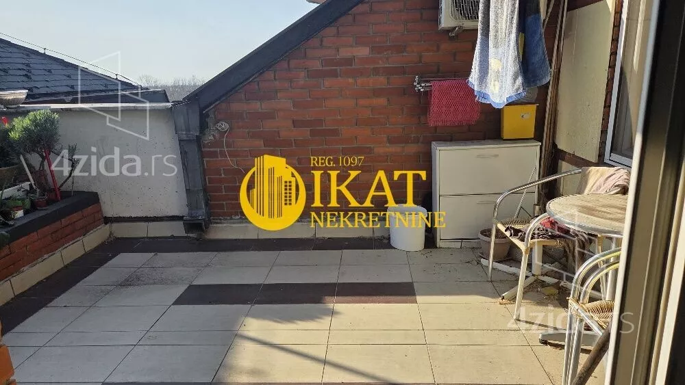 Šestosoban stan | 4zida