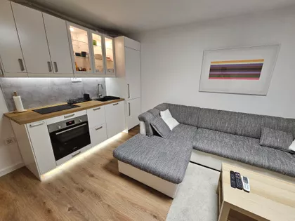 Karađorđeva | 4zida.rs