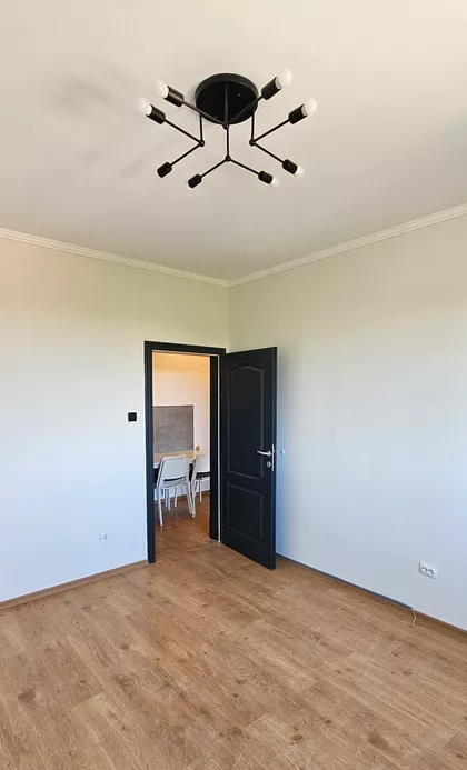 Sergeja Jesenjina 3 | 4zida.rs