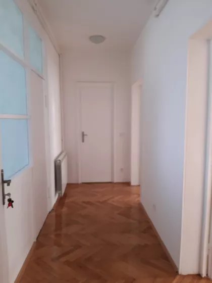 Skupština | 4zida.rs