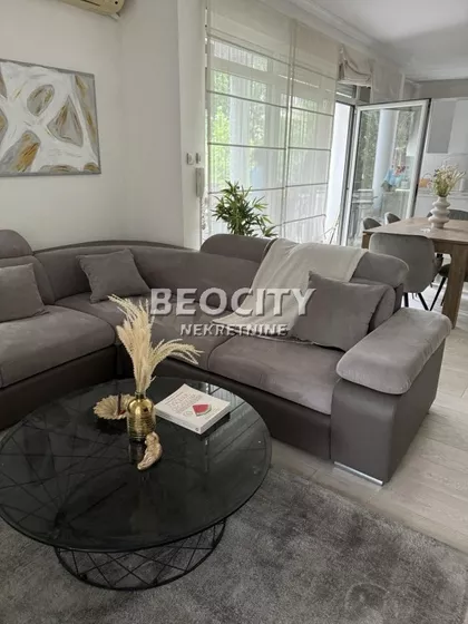 Vase Stajića | 4zida.rs