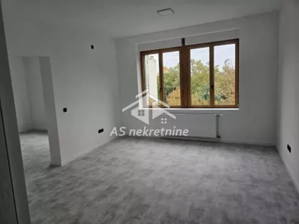 Pravni fakultet - Vračar | 4zida.rs