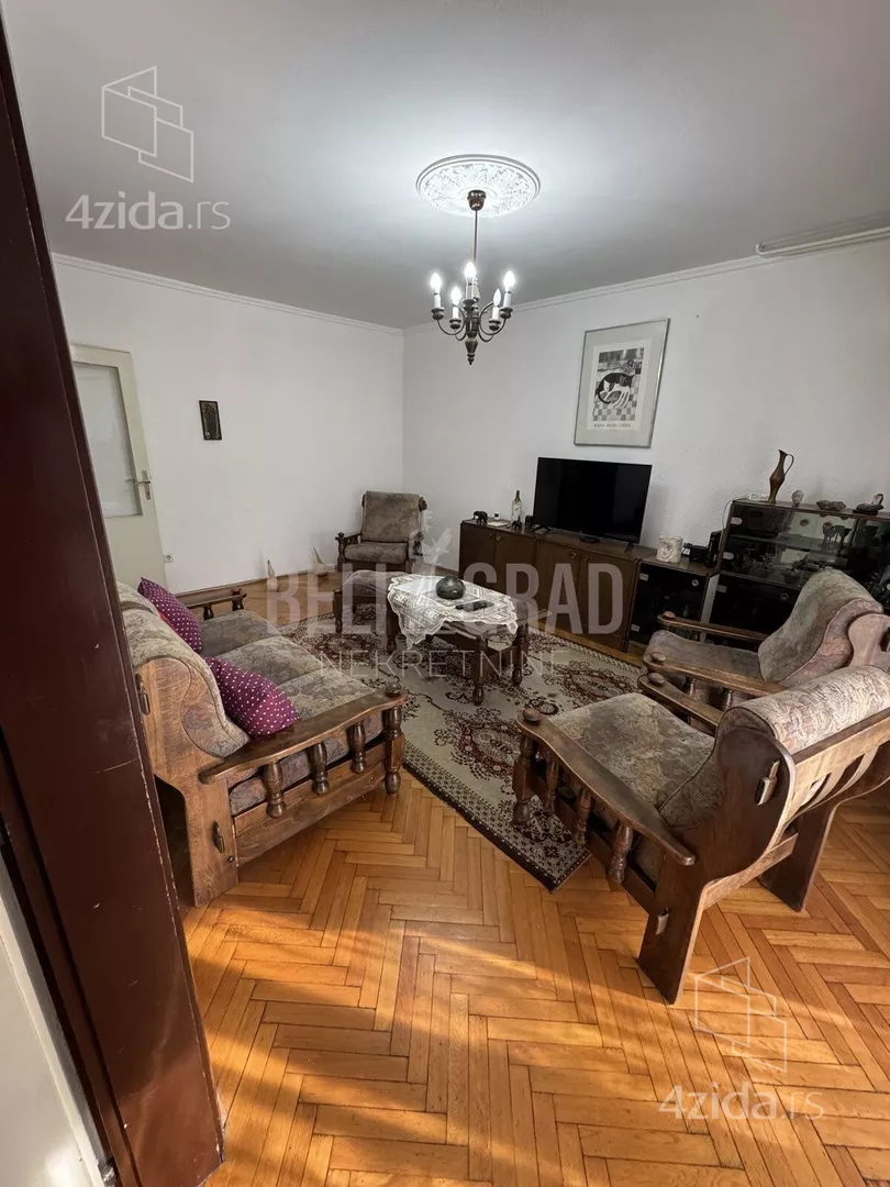 Četvoroiposoban stan | 4zida