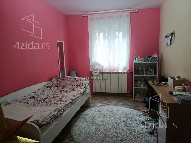 5-etažna kuća | 4zida