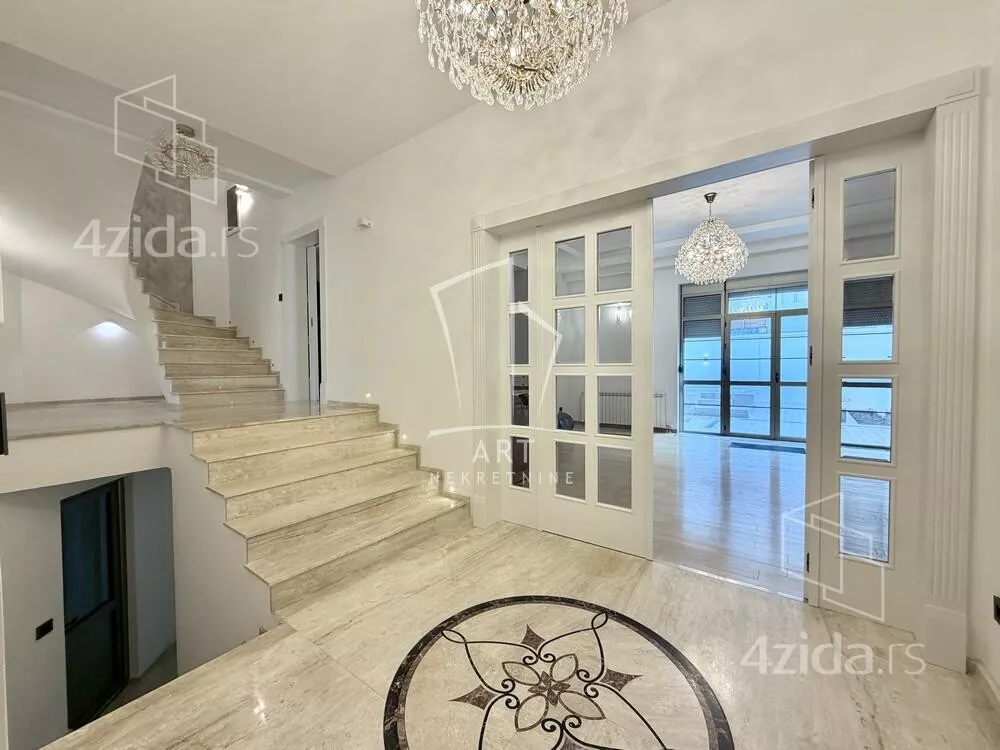 5-etažna kuća | 4zida