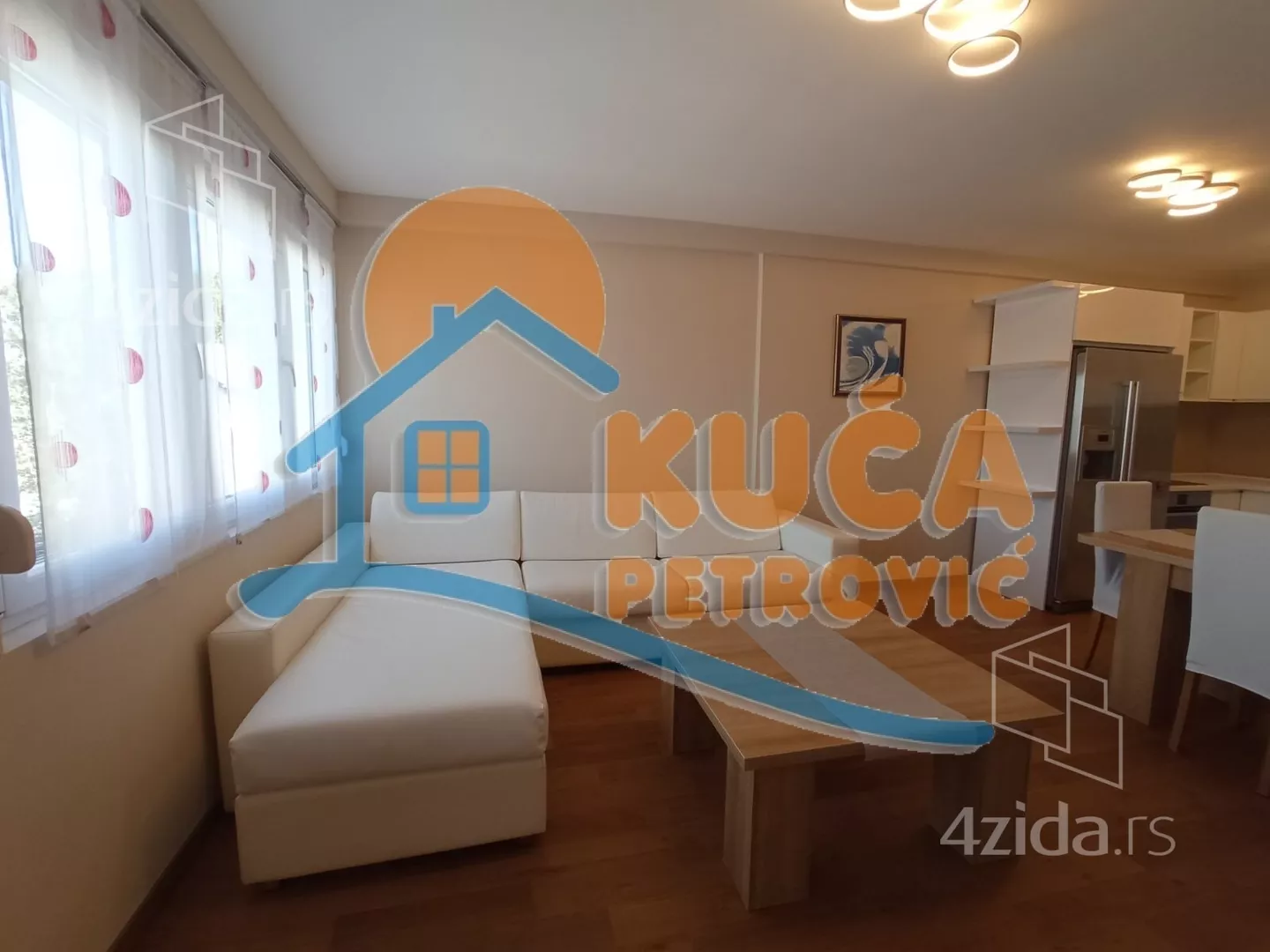 Troiposoban stan | 4zida