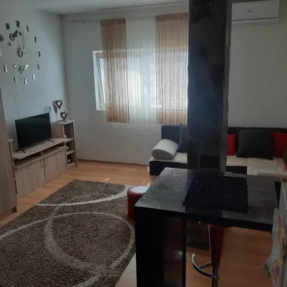 Pariske Komune 15 | 4zida.rs