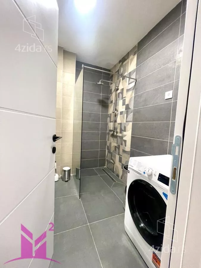 Četvoroiposoban stan | 4zida